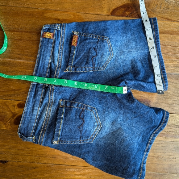 7 For All Mankind Denim Shorts | Kids 8 | Denim Blue - Picture 4 of 8
